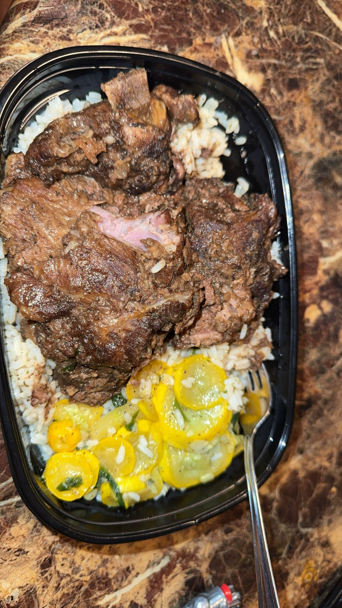 Oxtails with rice and squash